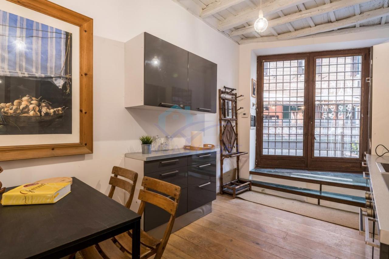 Cozy Entire Apt Close to Piazza Trilussa Roma Esterno foto